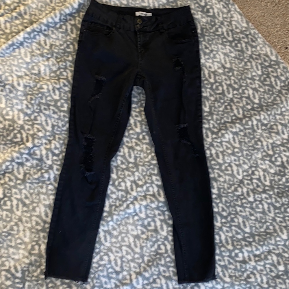 Black jeans,straight leg,size 6,brand refuge, skinny,distressed